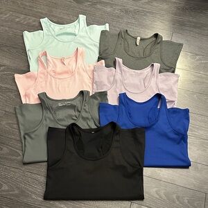 Under Armour Women's Tank Tops (7) - size XL